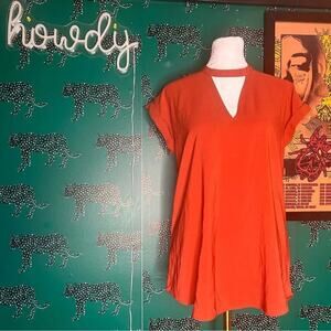 NWOT Express Red Key Hole High V Neck Short Sleeve Lightweight Blouse Size S